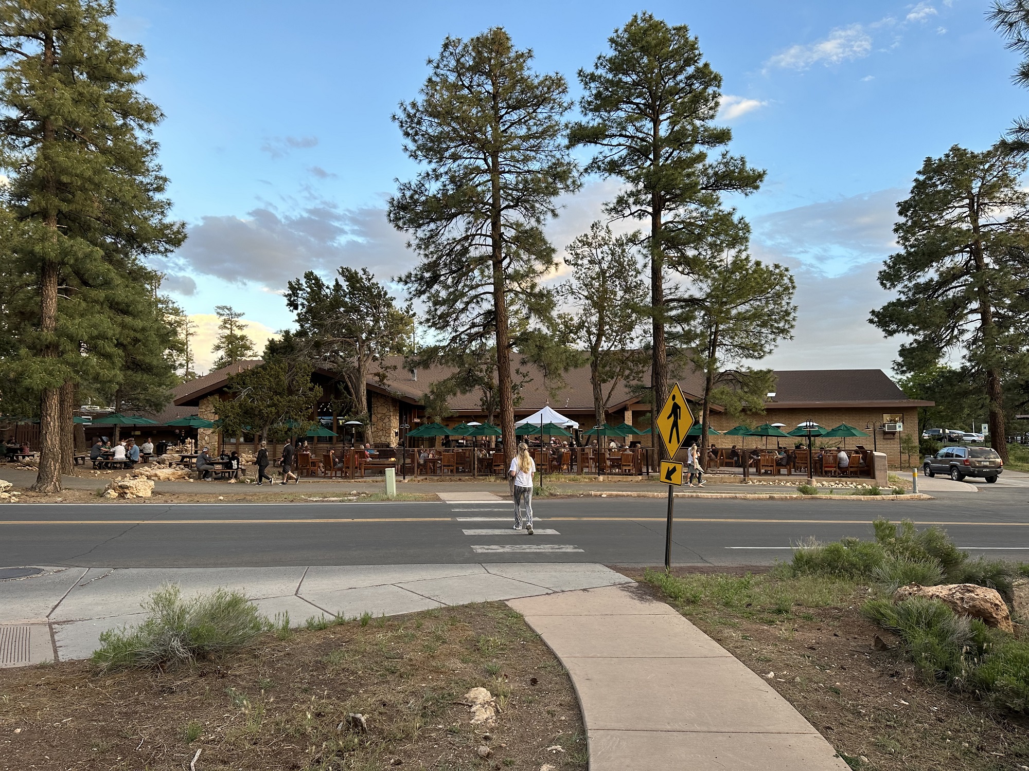 Yavapai Lodge